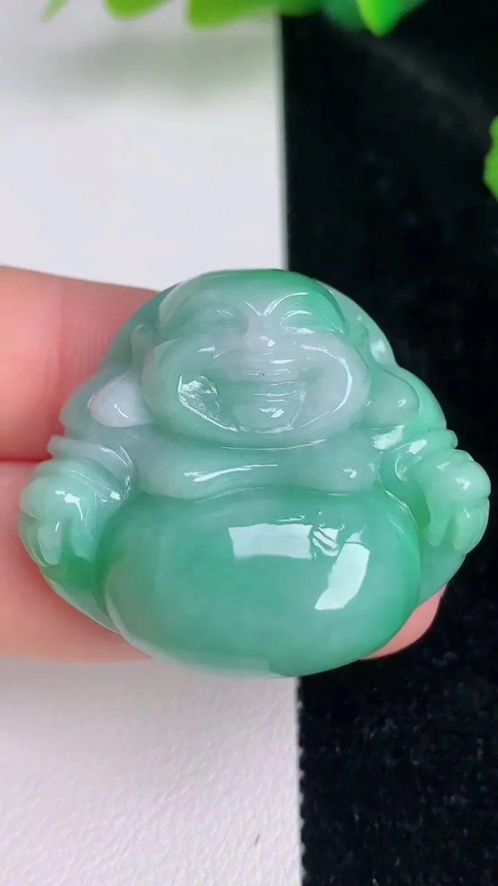 天然A货翡翠佛公吊坠，尺寸29.8-35-13，重量:21.24g
7月4日