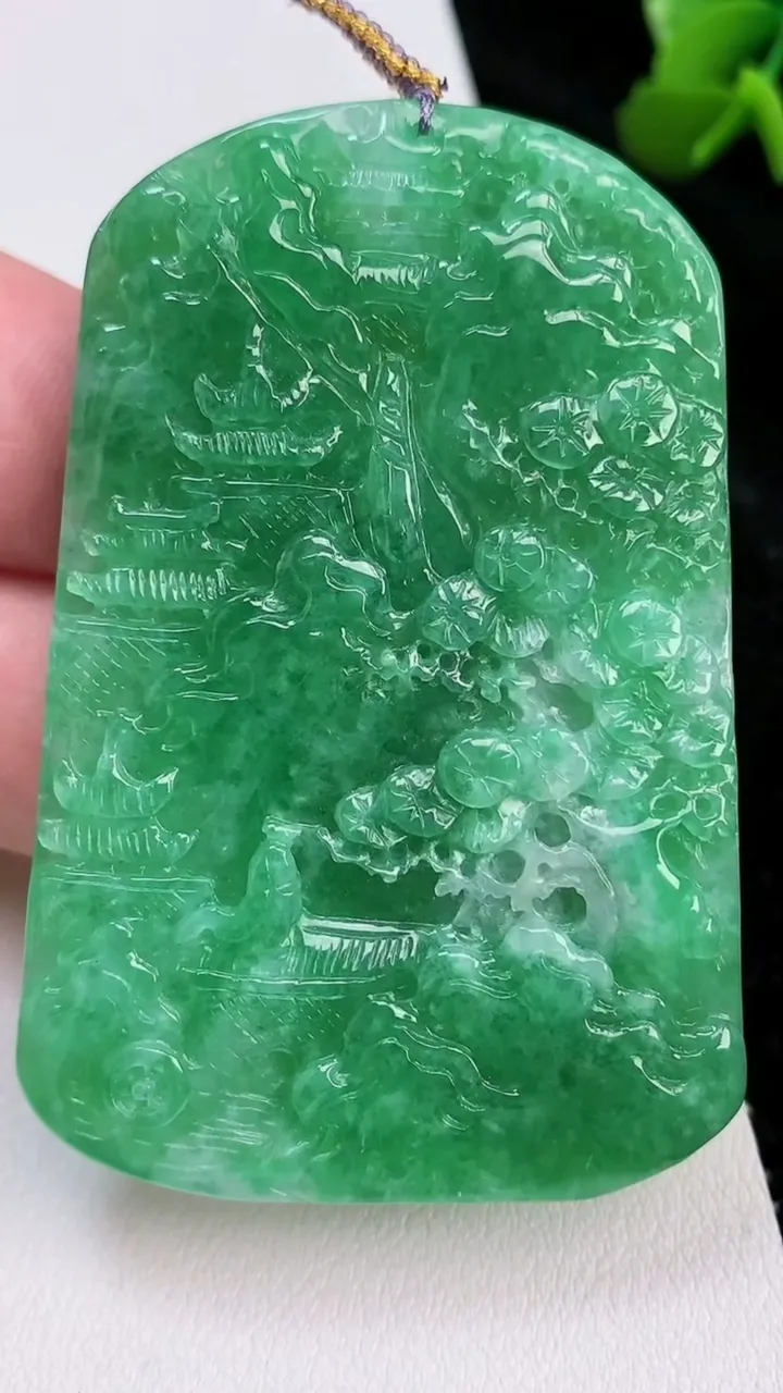 天然A货翡翠山水牌吊坠，尺寸61-41.6-4.4，重量:27.90g
7月4日