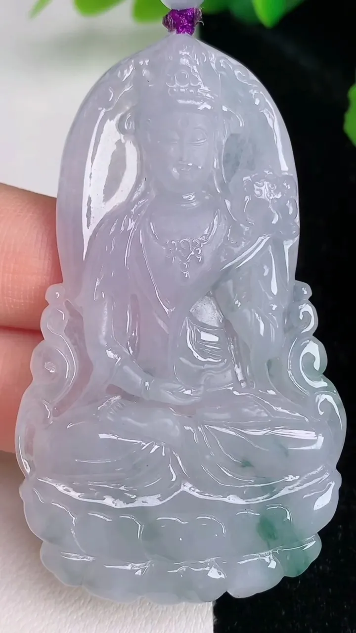 天然A货翡翠紫罗兰飘花大势至观音菩萨吊坠，尺寸61.3-36.2-5.2，重量:23.51g
7月4