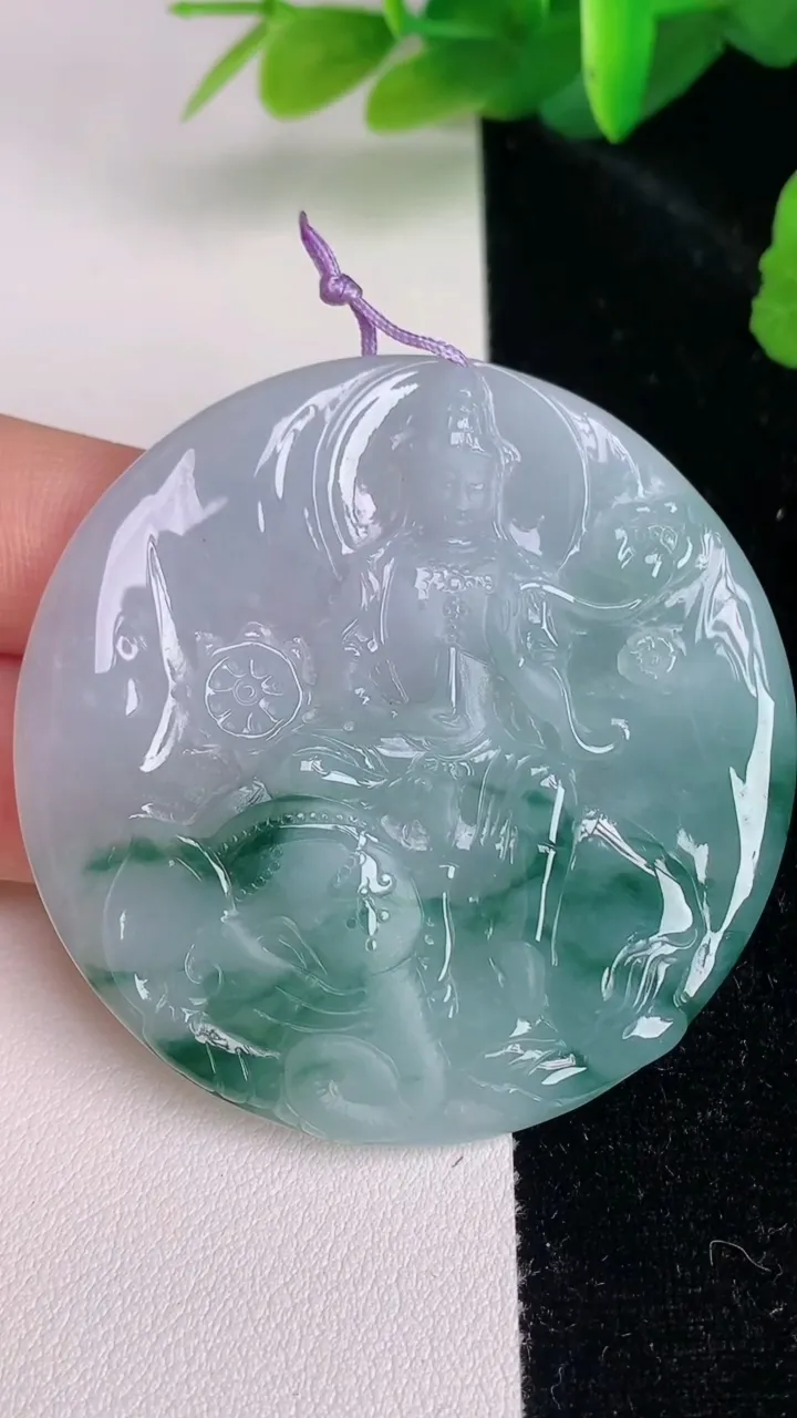 天然A货翡翠飘花普贤菩萨吊坠，尺寸53-6，重量:31.69g
7月4日