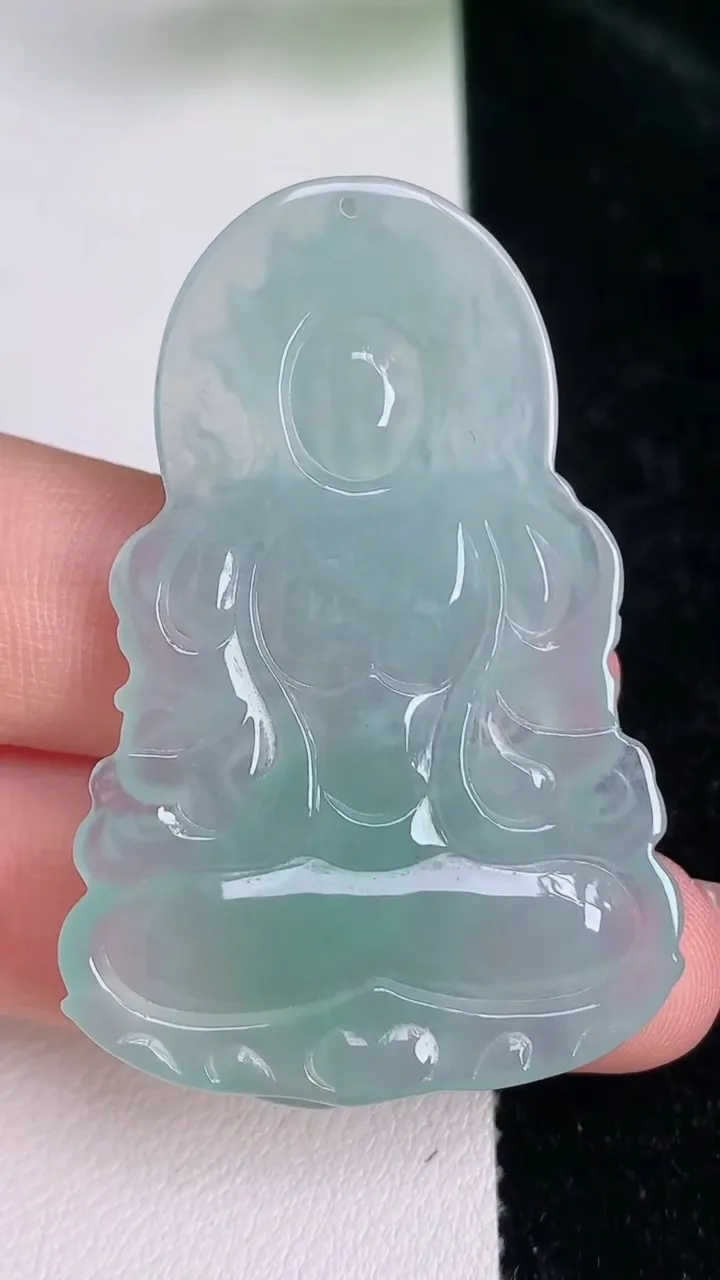 天然A货翡翠度母吊坠，尺寸47.7-32.6-4.2，重量:11.30g
7月5日