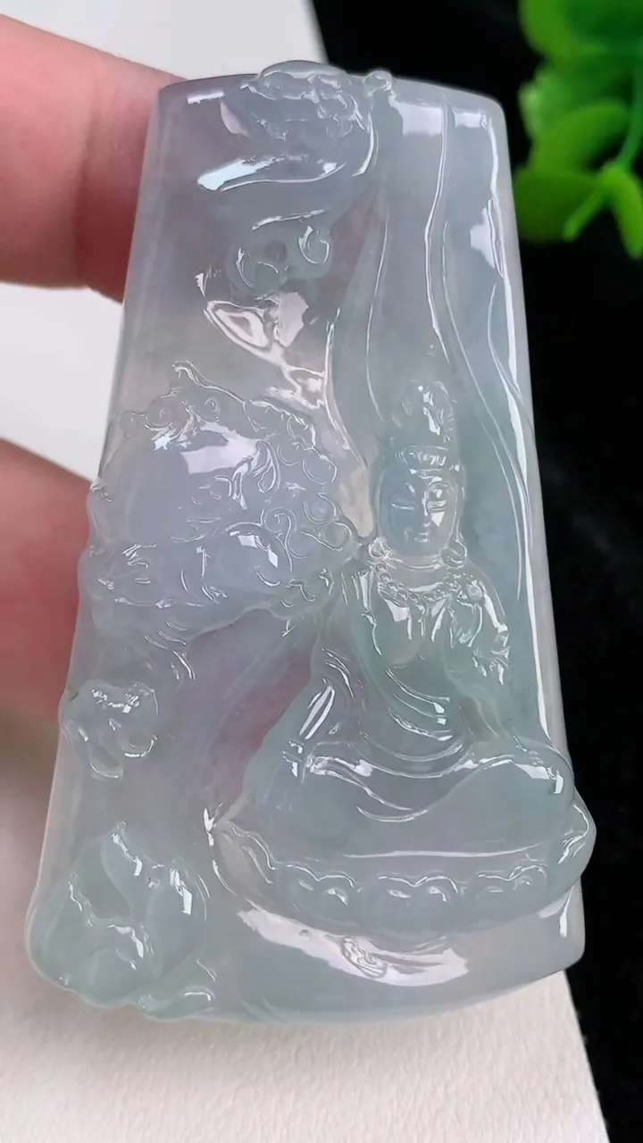 天然A货翡翠文殊菩萨吊坠，尺寸65-38.8-5.2，重量:26.89g
7月4日