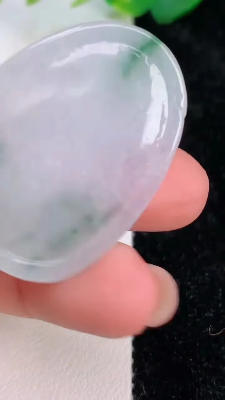 天然A货翡翠虚空藏观音菩萨吊坠，尺寸38-28.5-4.5，重量:8.80g
7月5日