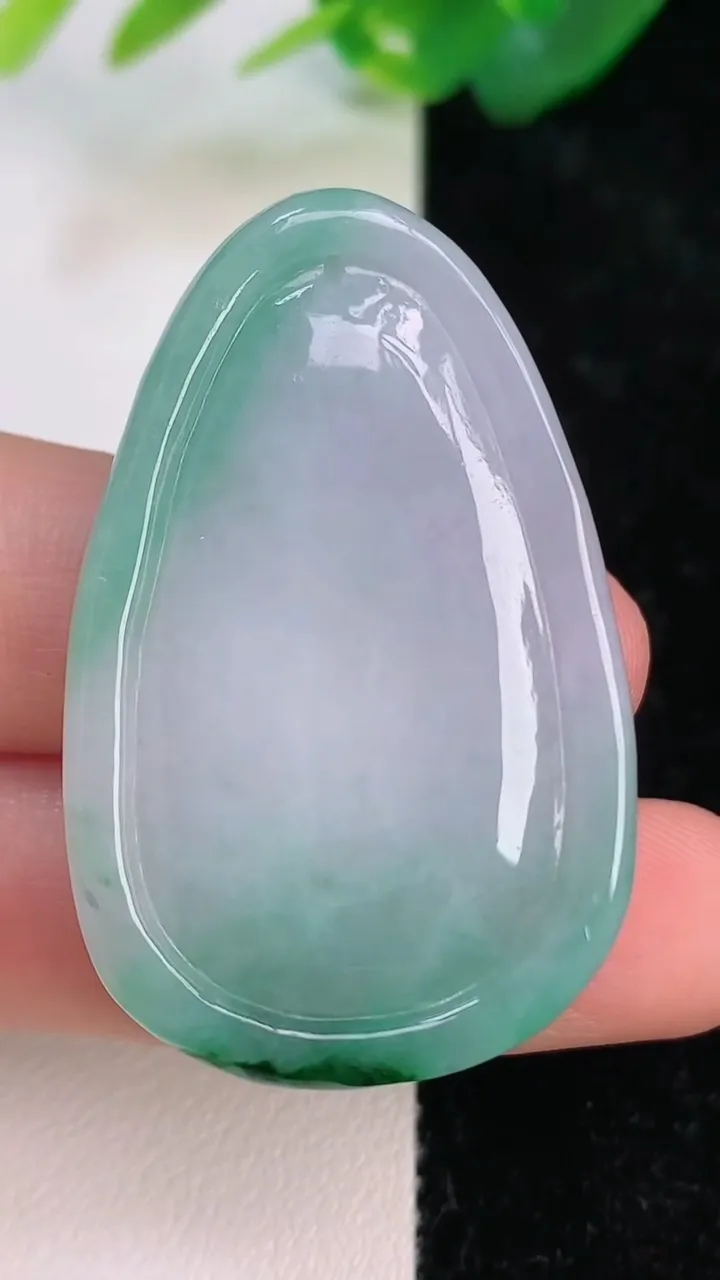 天然A货翡翠虚空藏观音菩萨吊坠，尺寸43-27.2-7.6，重量:17.31g
7月5日