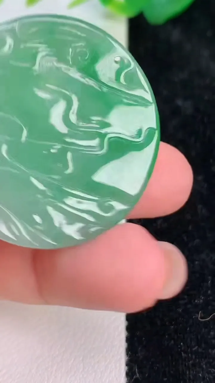 天然A货翡翠普贤菩萨吊坠，尺寸34.4-5，重量:11.36g
7月5日