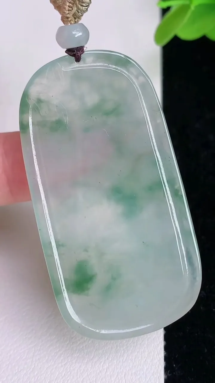 天然A货翡翠文殊菩萨吊坠，尺寸51.5-27.2-6.6，重量:19.00g
7月5日