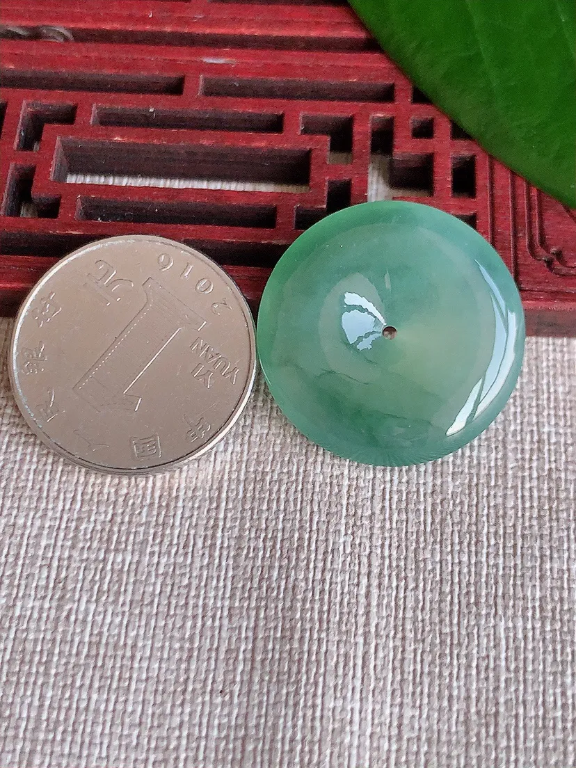 天然A货翡翠晴水飘花平安扣吊坠尺寸26.4×5.3m量7.97g 0704