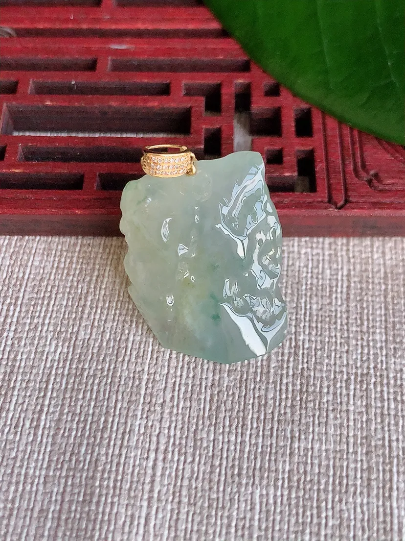 天然A货翡翠18K金扣头飘黄翡飘花随形吊坠尺寸22.6×20.5×19m量11.35g 0704