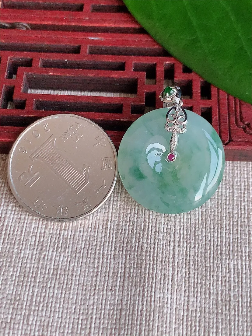 天然A货翡翠18K飘花平安扣吊坠尺寸30×23.7×6m量7.62g 0704