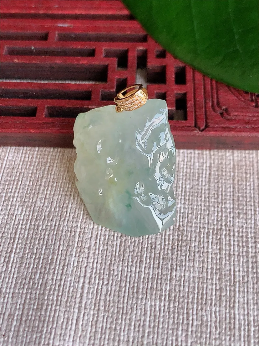 天然A货翡翠18K金扣头飘黄翡飘花随形吊坠尺寸22.6×20.5×19m量11.35g 0704