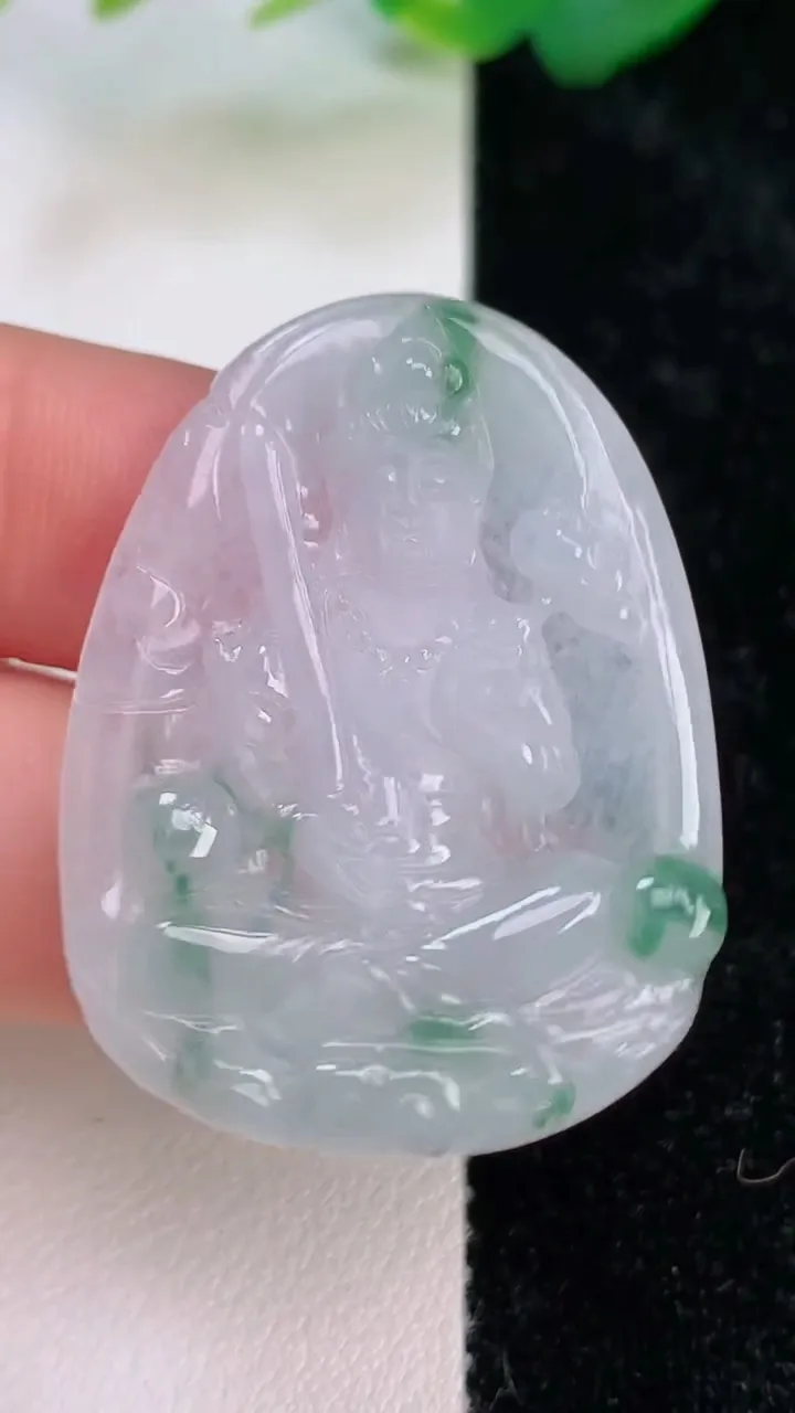 天然A货翡翠虚空藏观音菩萨吊坠，尺寸38-28.5-4.5，重量:8.80g
7月5日