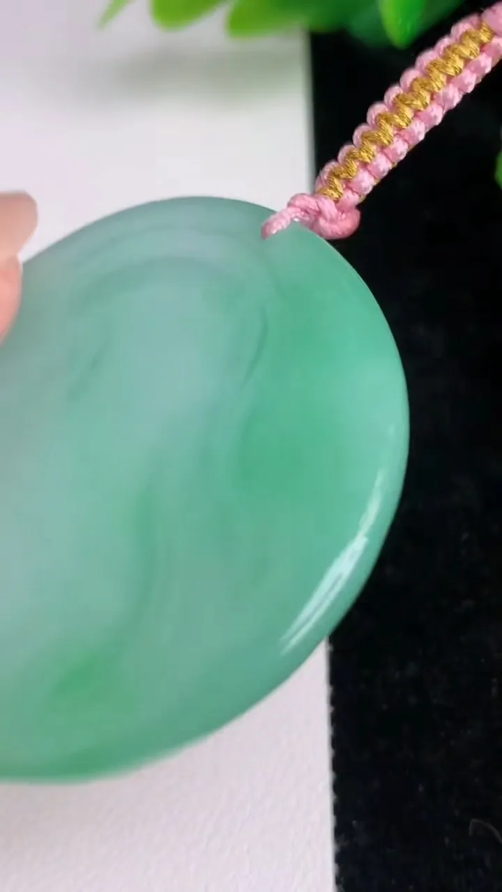 天然A货翡翠普贤菩萨吊坠，尺寸48-41.6-5.8，重量:26.26g
7月5日