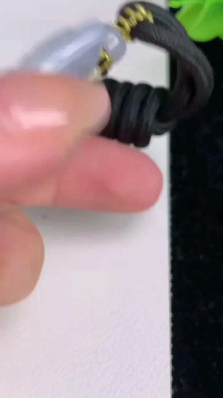 天然A货翡翠紫罗兰山水无事牌吊坠，尺寸54.3-35.5-5.3，重量:33.44g
7月5日