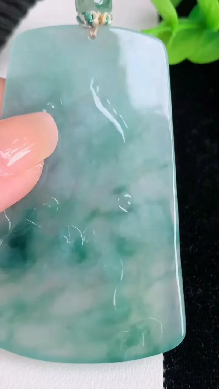 天然A货翡翠普贤菩萨吊坠，尺寸67.4-42-5，重量:37.61g
7月5日