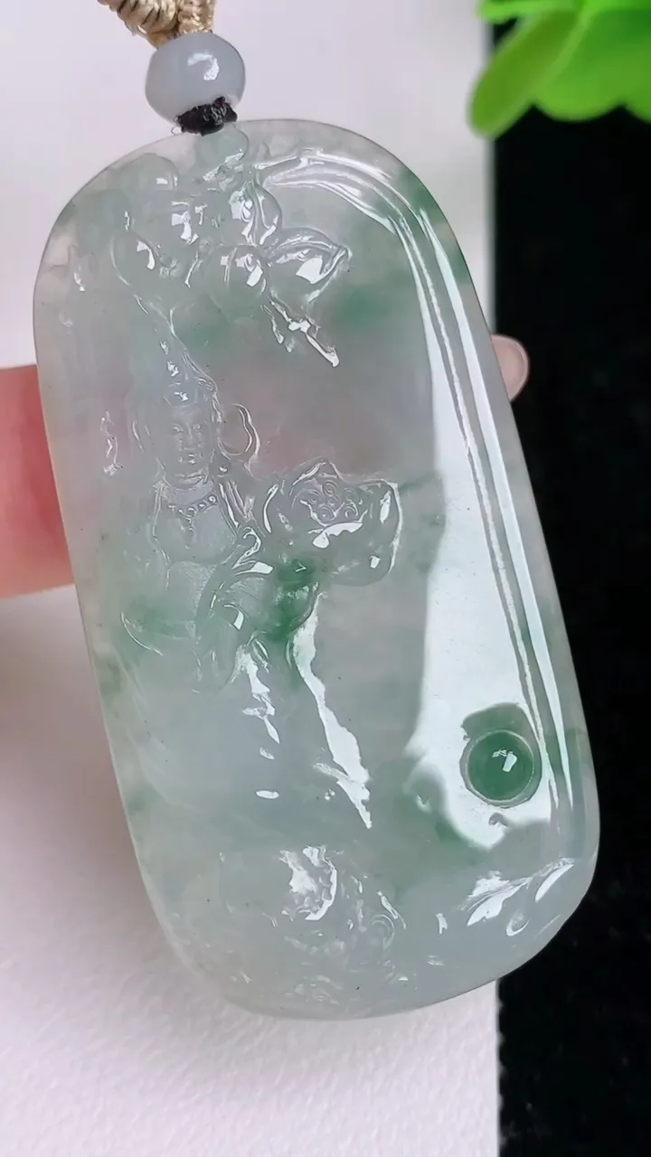 天然A货翡翠文殊菩萨吊坠，尺寸51.5-27.2-6.6，重量:19.00g
7月5日