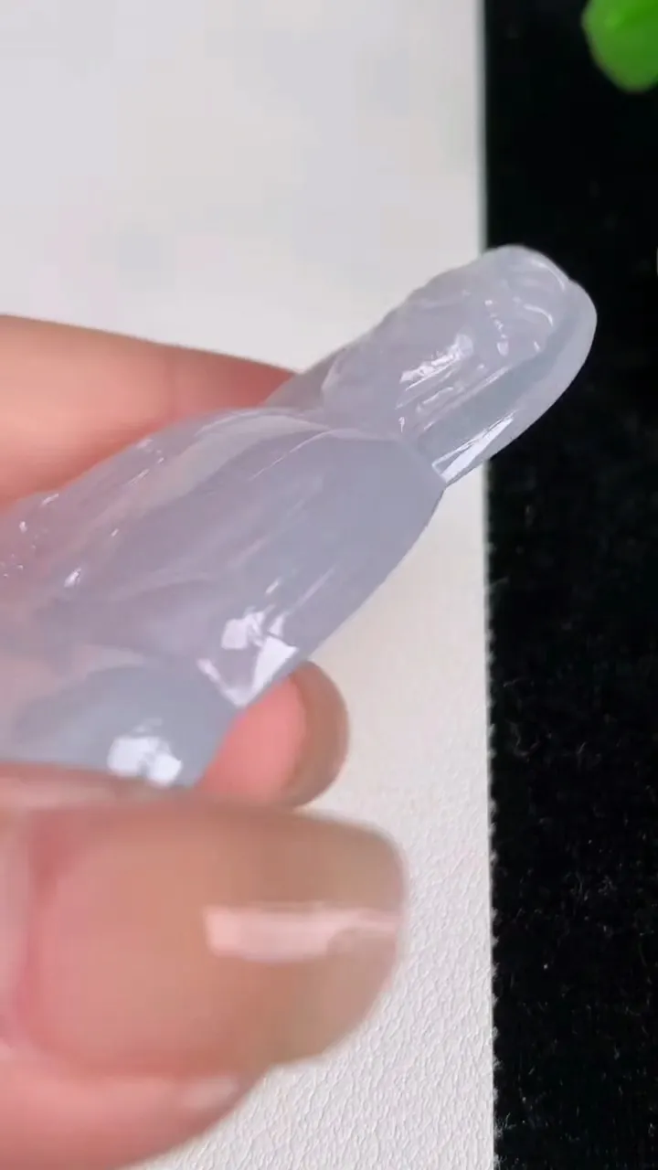 天然A货翡翠紫罗兰观音菩萨吊坠，尺寸59.3-39-5.2，重量:22.34g
7月5日