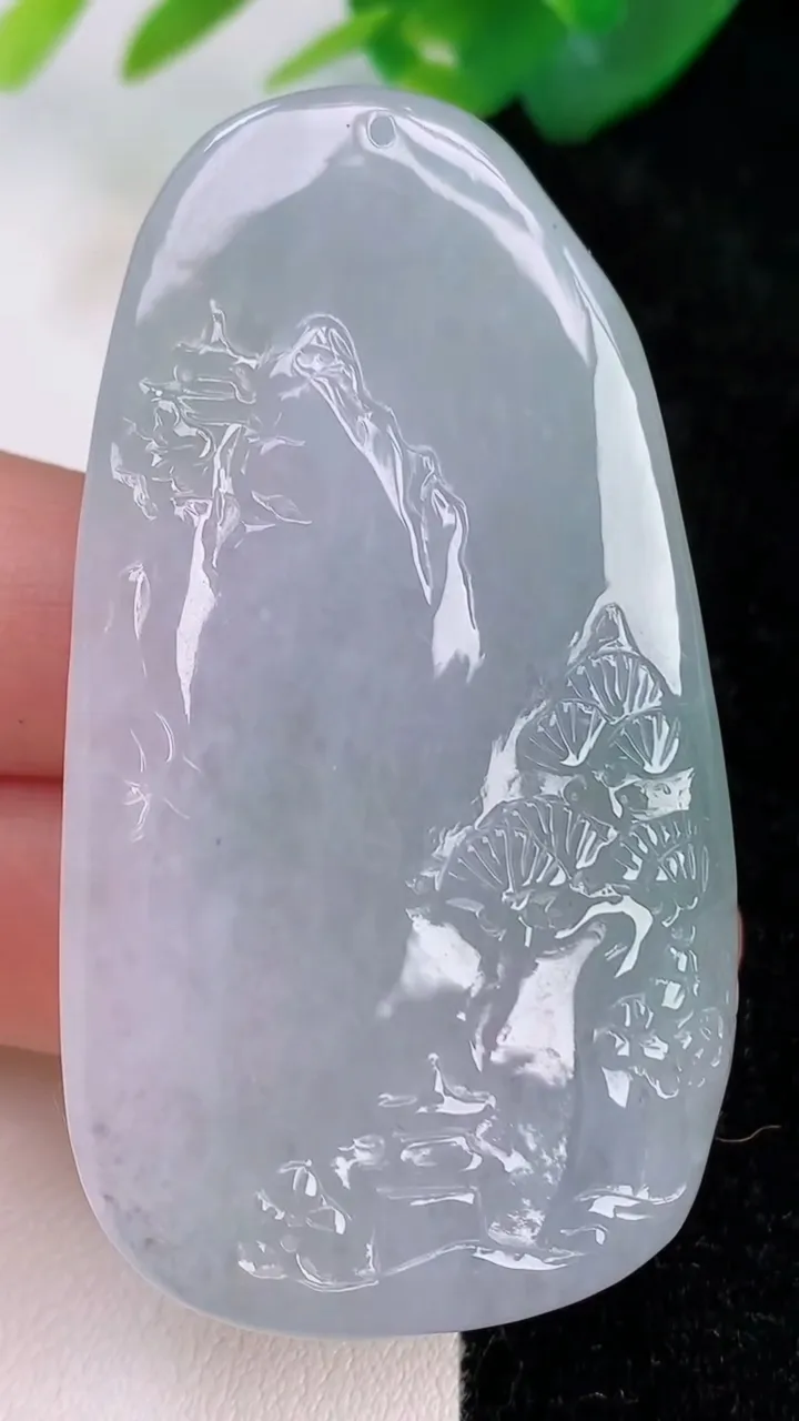 天然A货翡翠牌吊坠，尺寸60-33.3-8.8，重量:32.60g
7月5日