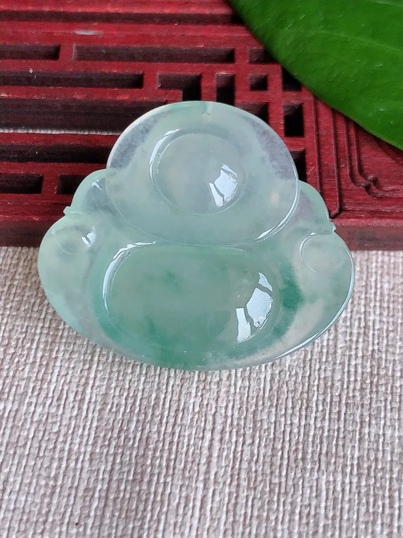 天然A货翡翠飘花佛公吊坠尺寸31×35.5×6.5m量11.12g 0704