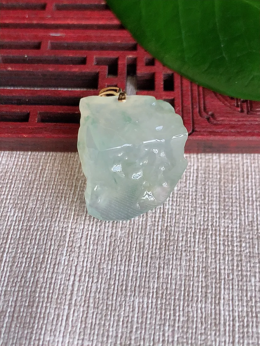 天然A货翡翠18K金扣头飘黄翡飘花随形吊坠尺寸22.6×20.5×19m量11.35g 0704