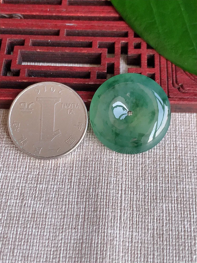 天然A货翡翠飘花平安扣吊坠尺寸25×5.6m量7.06g 0704