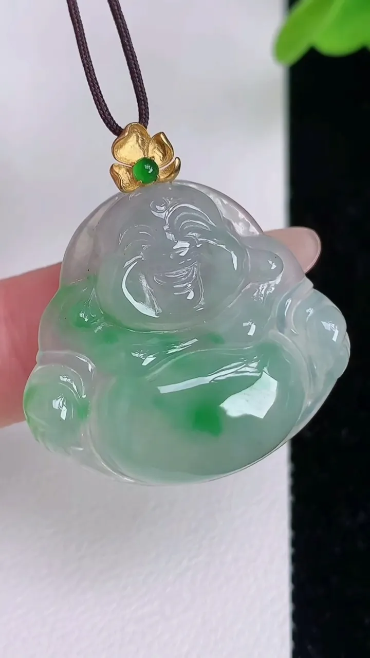 天然A货翡翠佛公吊坠，尺寸27.3-30-6，重量:7.36g
7月5日