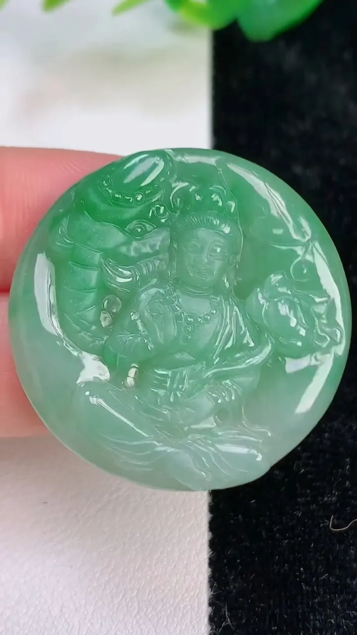 天然A货翡翠普贤菩萨吊坠，尺寸34.4-5，重量:11.36g
7月5日