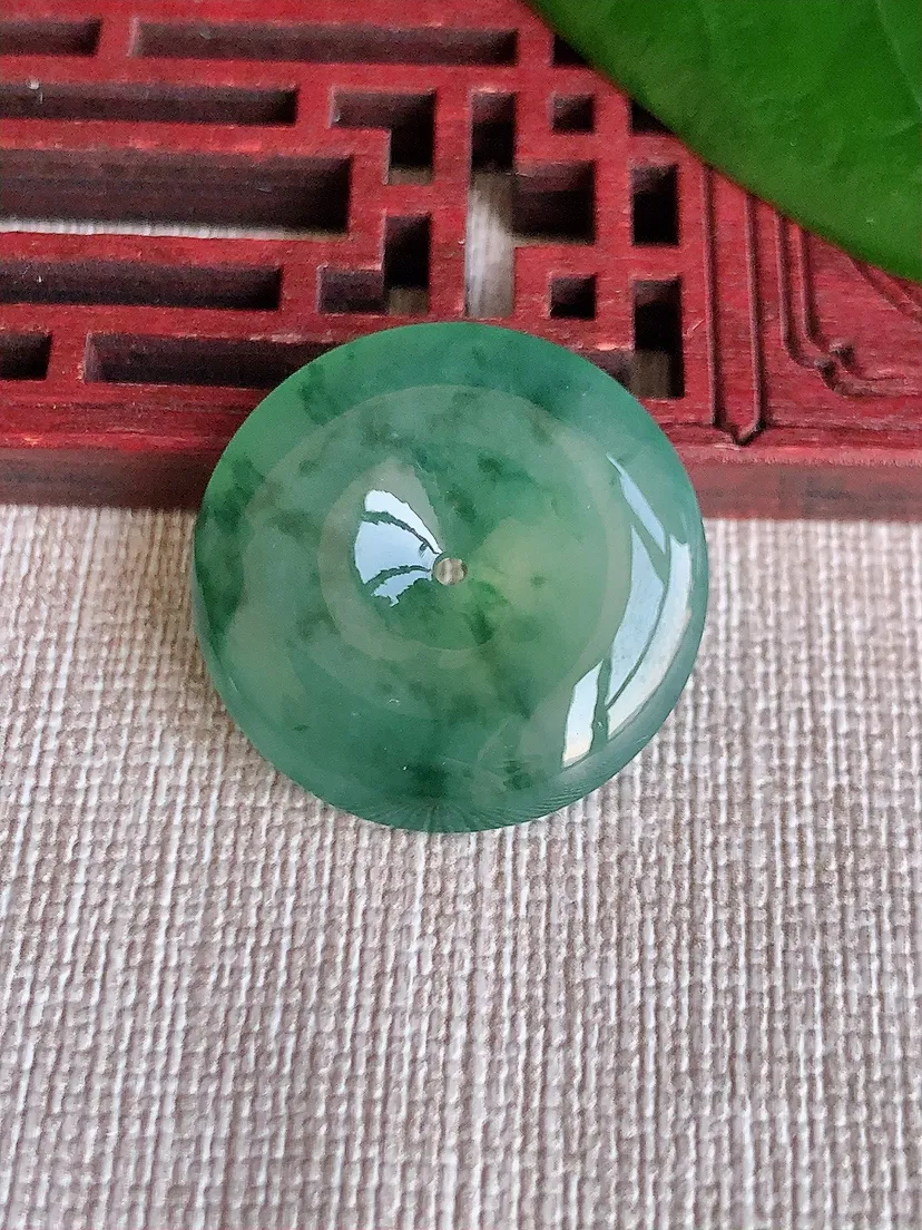 天然A货翡翠飘花平安扣吊坠尺寸25×5.6m量7.06g 0704