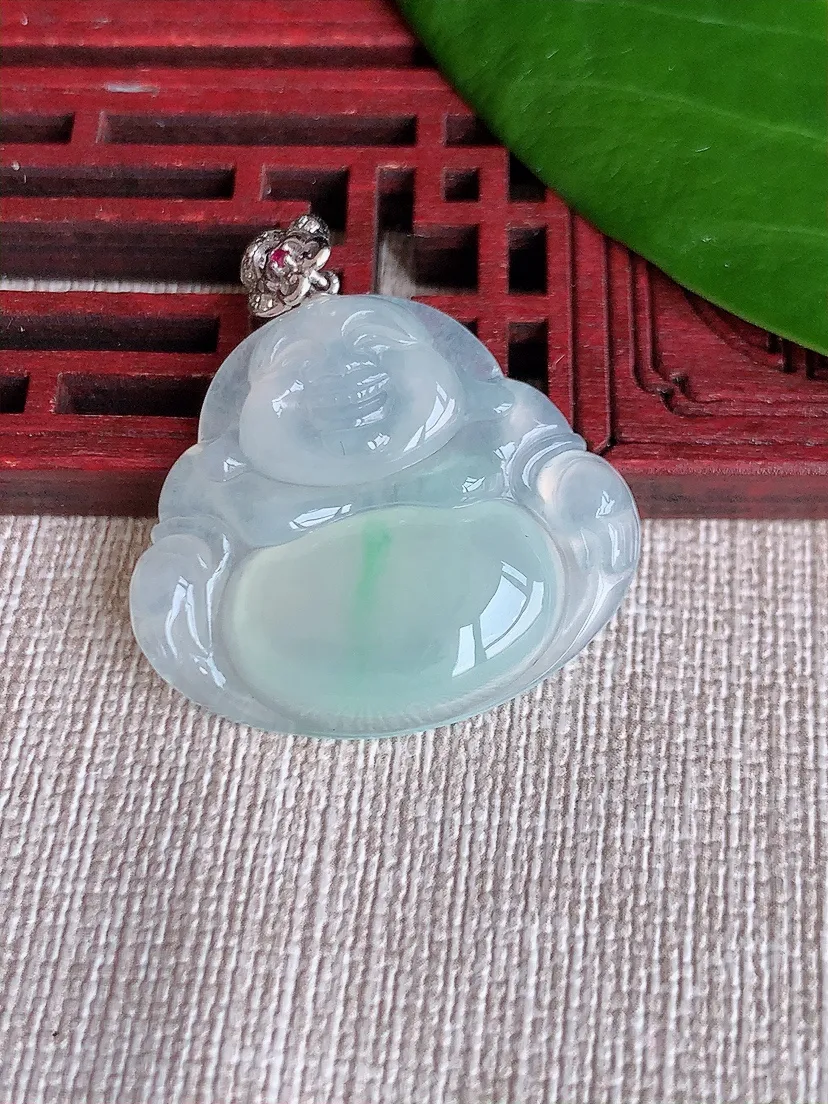 天然A货翡翠18K金扣头飘绿佛公吊坠尺寸34.3×26.8×30.8×5.6m量7.36g 0704