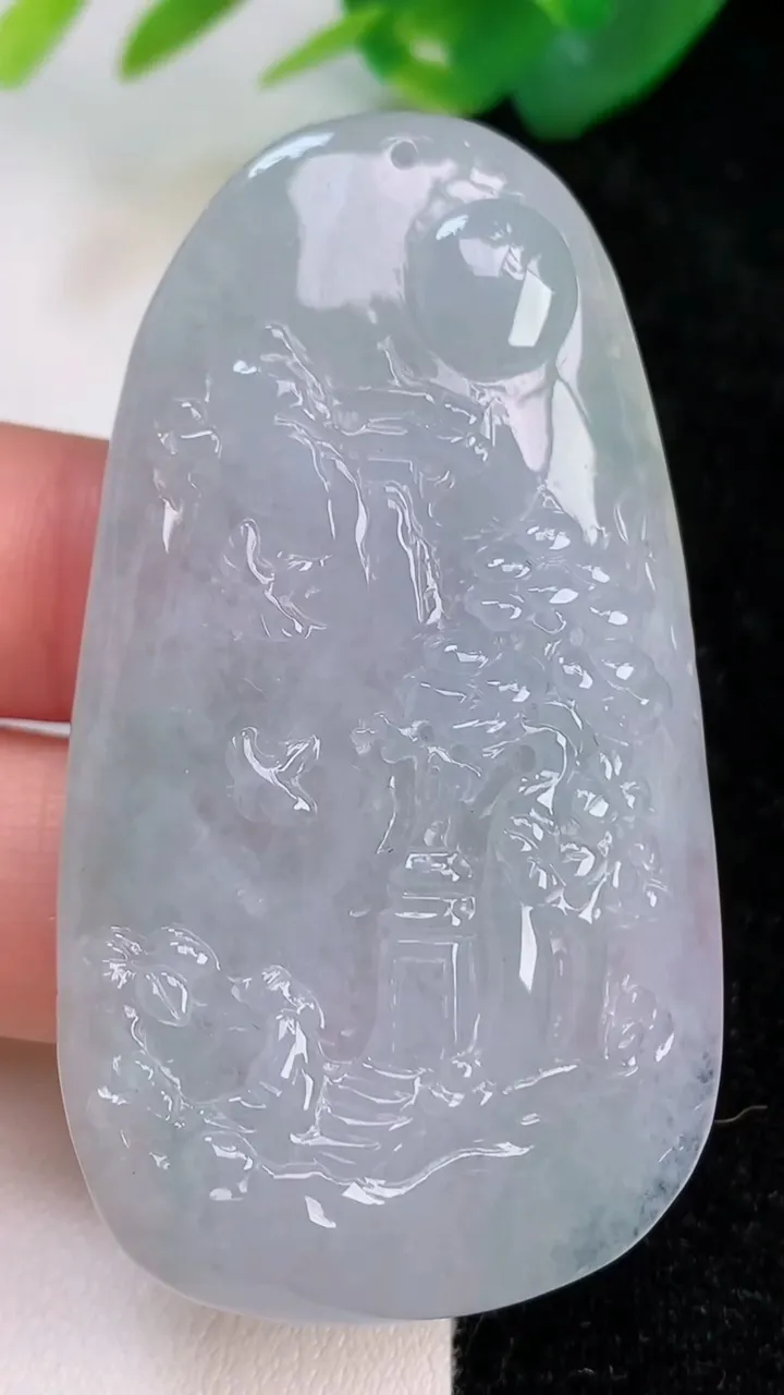 天然A货翡翠牌吊坠，尺寸60-33.3-8.8，重量:32.60g
7月5日