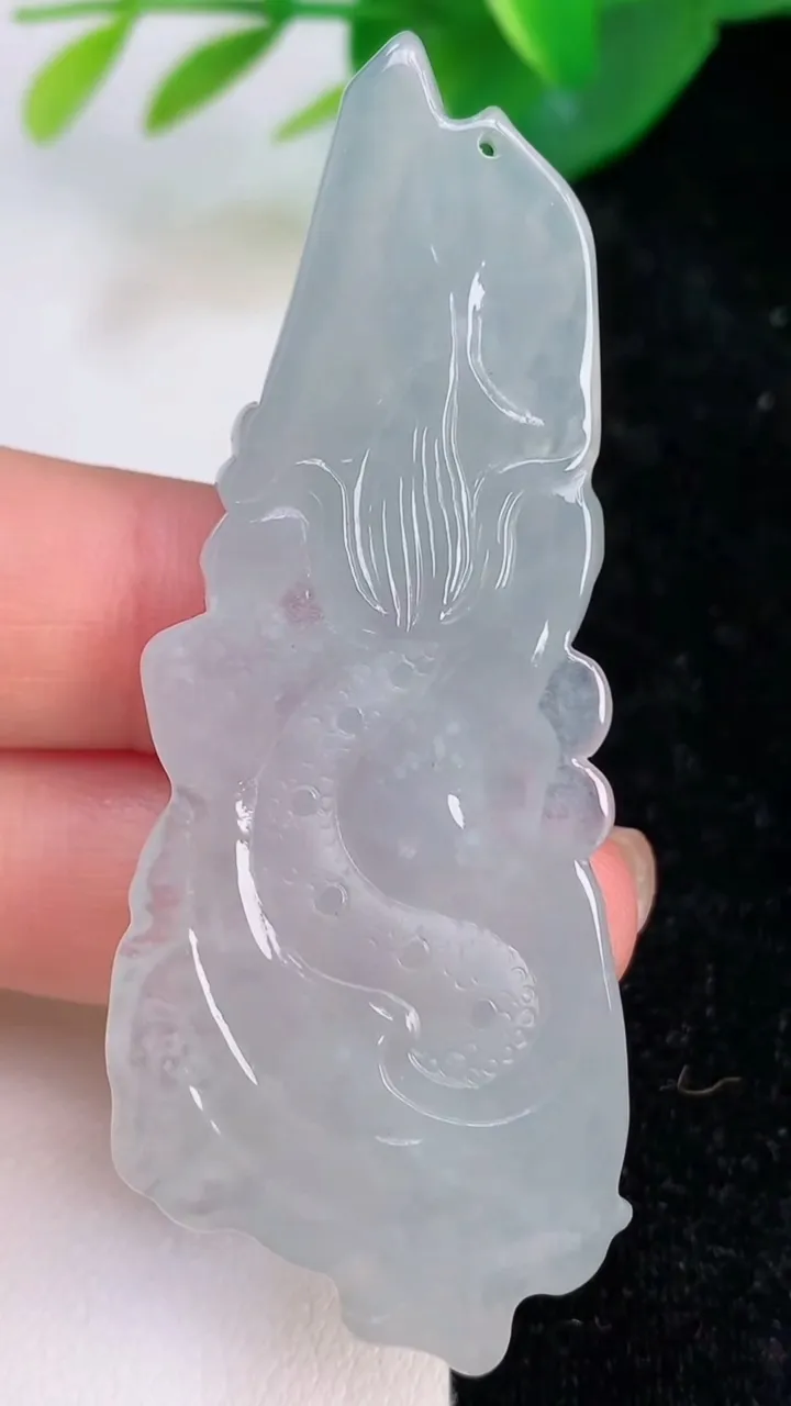 天然A货翡翠御龙不动明王吊坠，尺寸67-26.6-7，重量:19.22g
7月5日