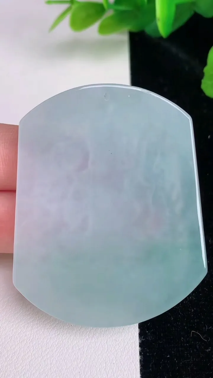 天然A货翡翠虚空藏观音菩萨吊坠，尺寸55.8-44.8-5.6，重量:31.45g
7月5日