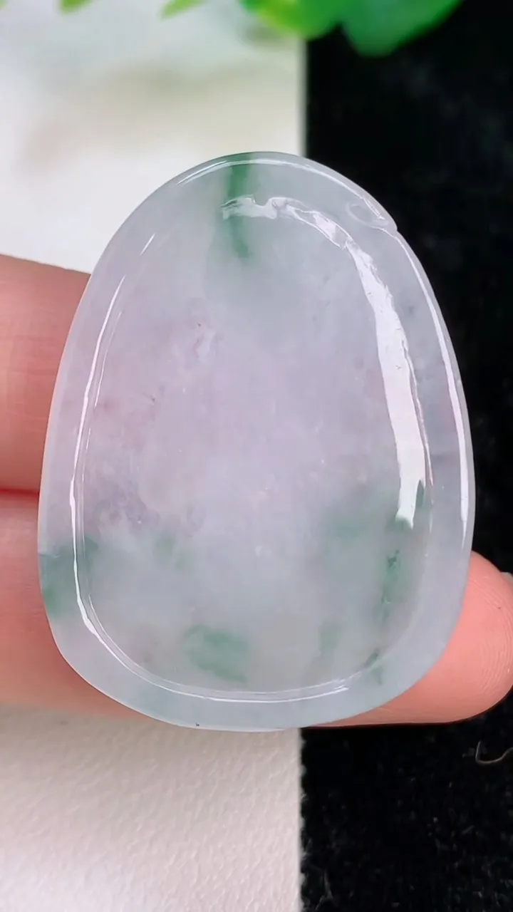 天然A货翡翠虚空藏观音菩萨吊坠，尺寸38-28.5-4.5，重量:8.80g
7月5日