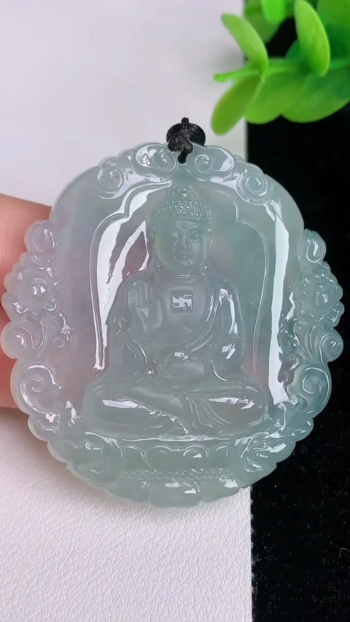 天然A货翡翠阿弥陀佛吊坠，尺寸52.6-50.3-6，重量:28.35g
7月5日