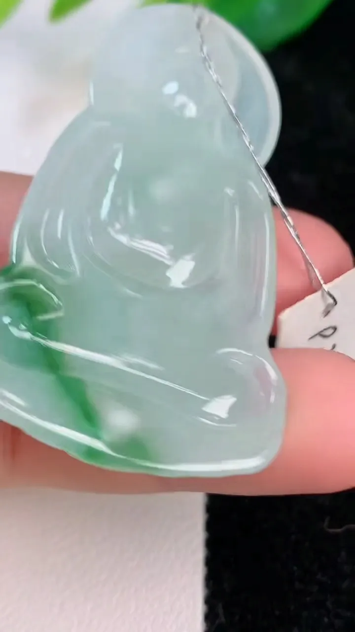天然A货翡翠大日如来吊坠，尺寸52-31-5.8，重量:15.31g
7月6日