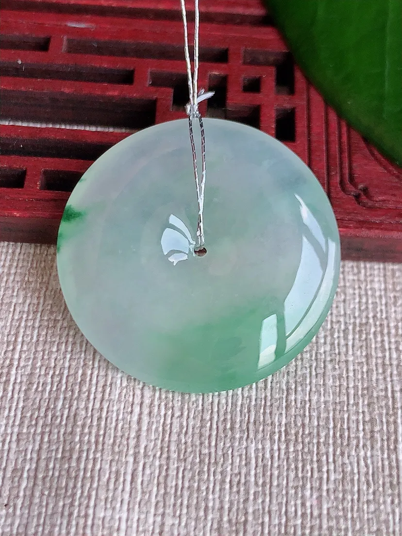 天然A货翡翠飘绿平安扣吊坠尺寸31.4×5.5m量12.07g 0704