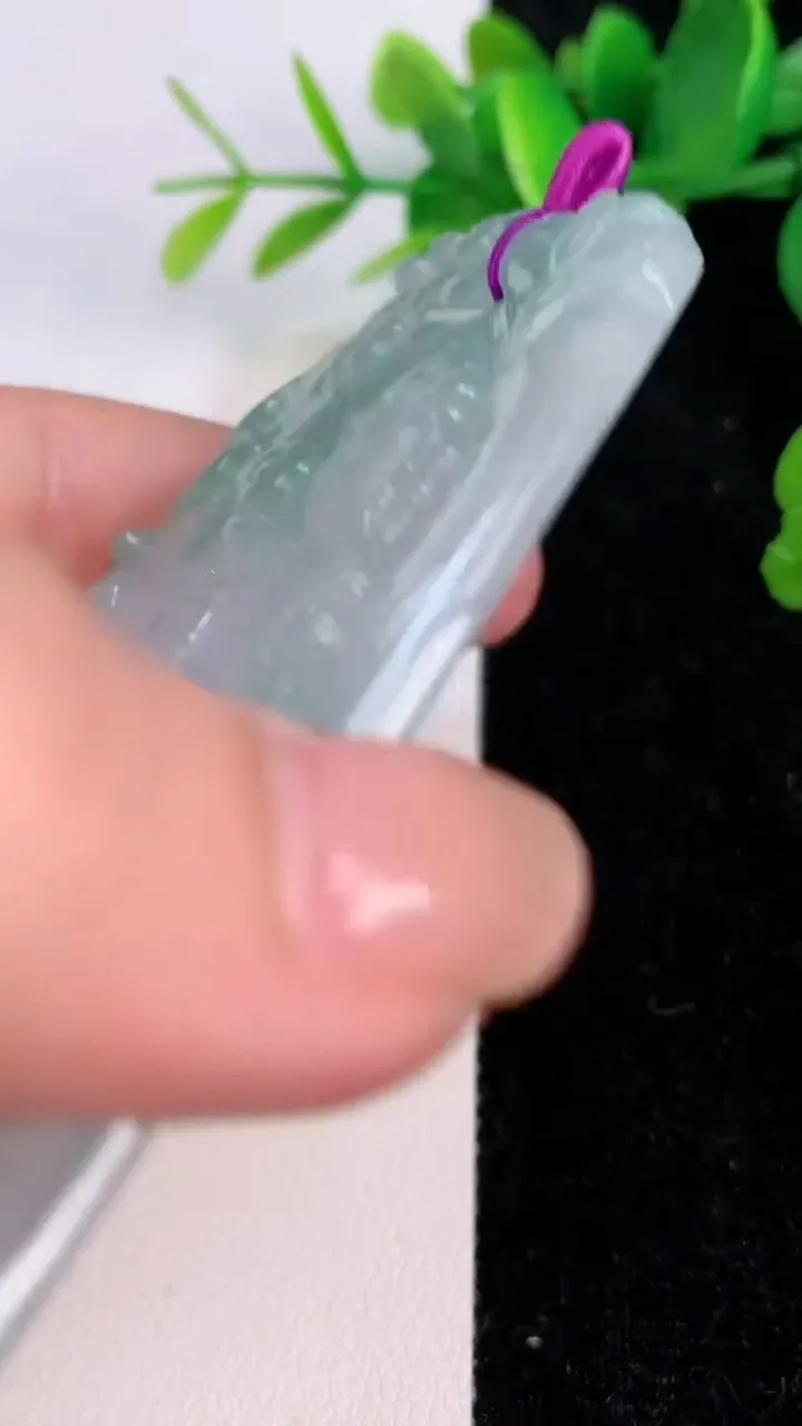 天然A货翡翠普贤菩萨吊坠，尺寸76.7-53.8-5，重量:41.89g
7月6日