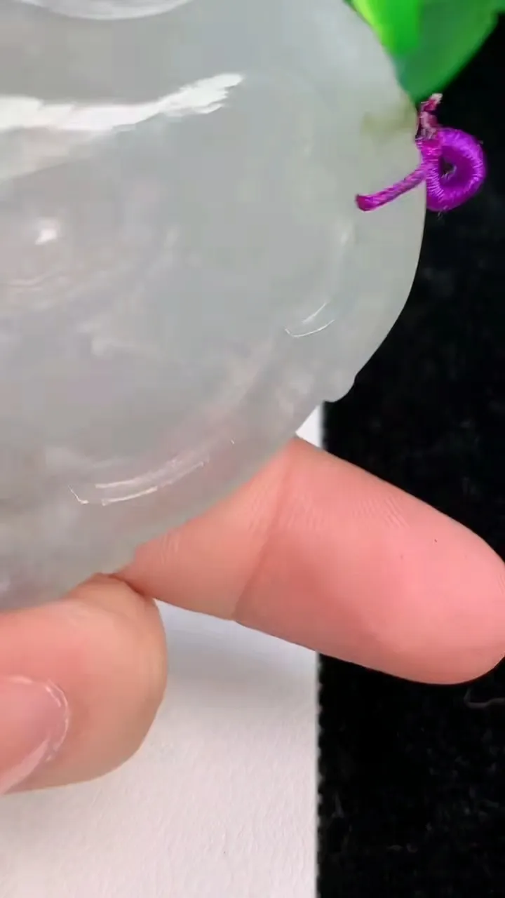 天然A货翡翠文殊菩萨吊坠，尺寸60-46.4-6.4，重量:32.06g
7月6日