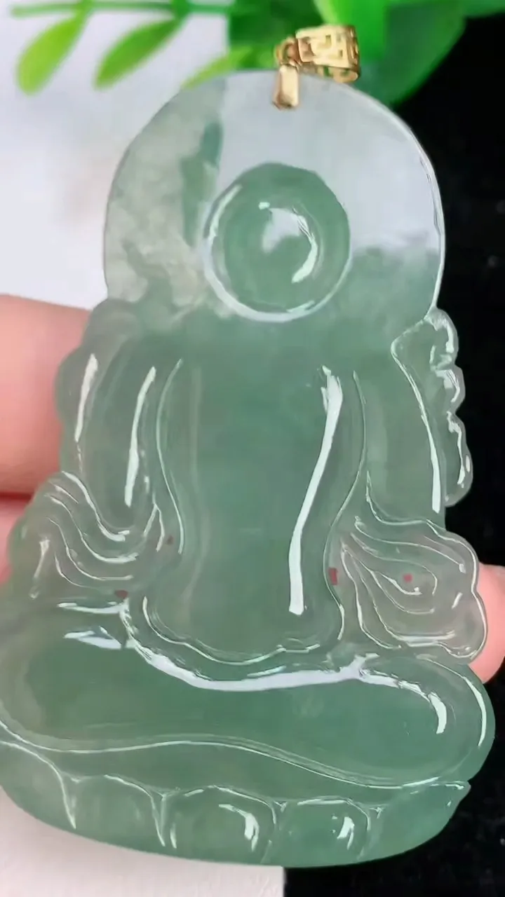 天然A货翡翠度母吊坠，尺寸62.4-40.8-4.6，重量:23.76g
7月6日