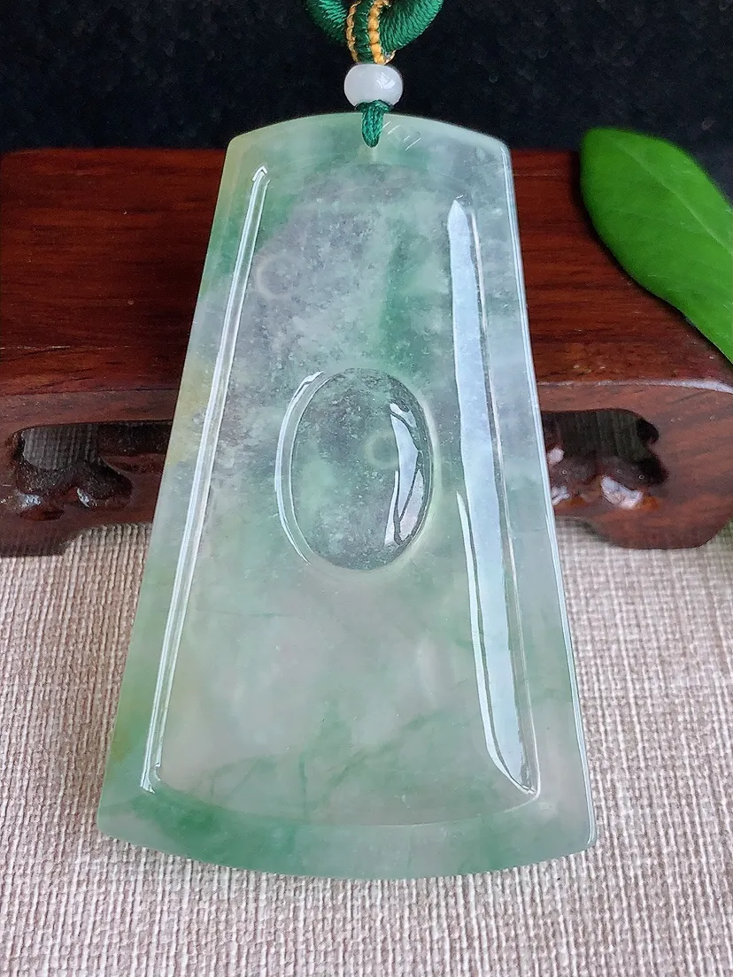 天然A货翡翠晴绿意境山水牌吊坠尺寸69×44×5m量36.93g 0704