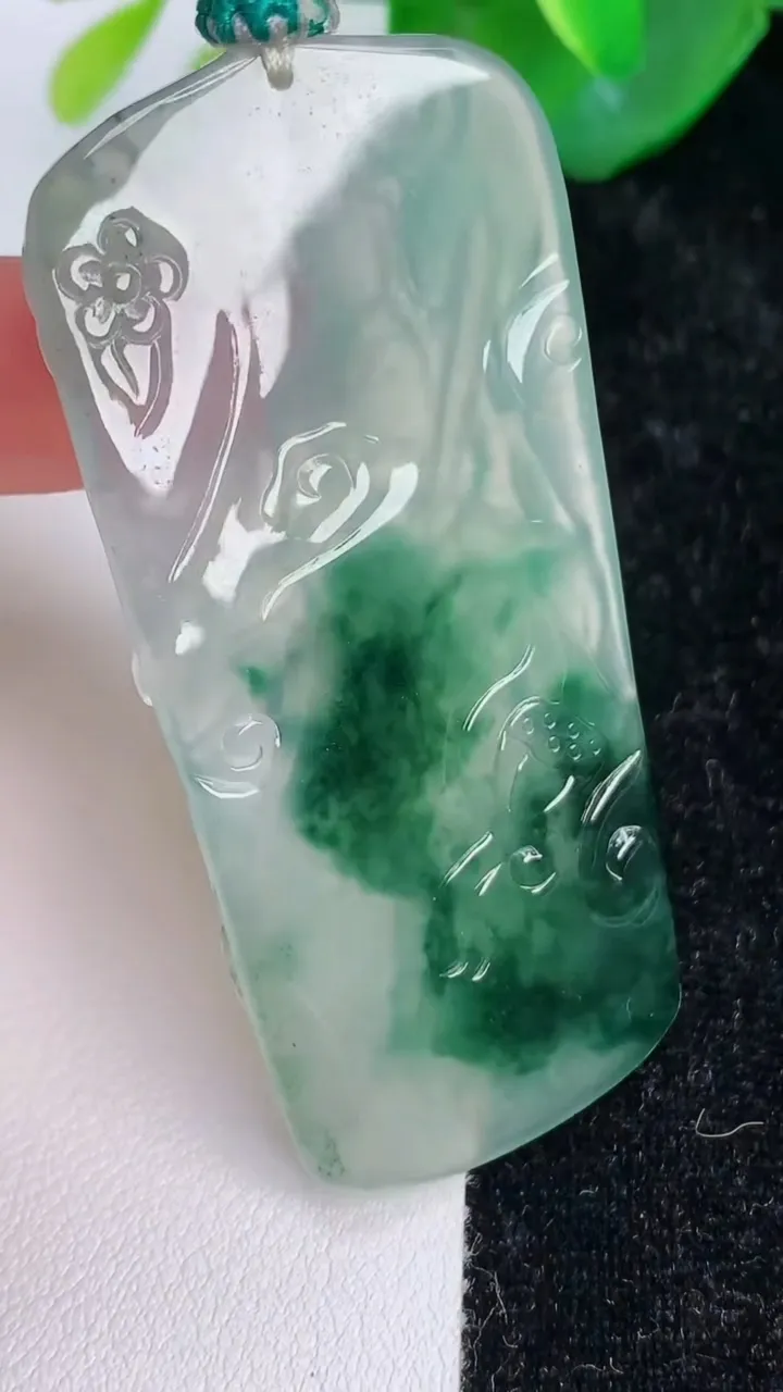 天然A货翡翠文殊菩萨吊坠，尺寸63.5-27.5-5，重量:26.48g
7月6日