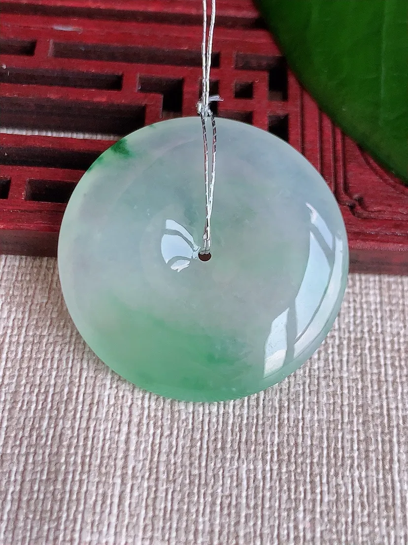 天然A货翡翠飘绿平安扣吊坠尺寸31.4×5.5m量12.07g 0704