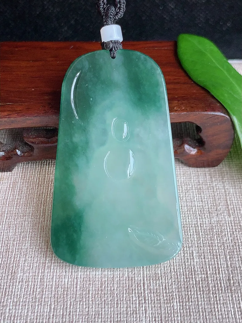 天然A货翡翠飘花大日如来吊坠尺寸63.5×37×5m量31.62g 0704
