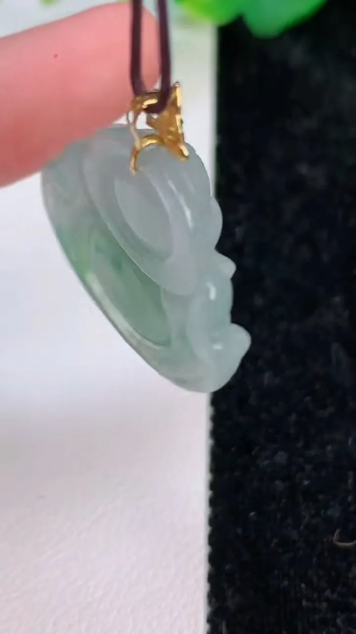 天然A货翡翠佛公吊坠，尺寸23.3-26-5.8，重量:5.76g
7月6日
