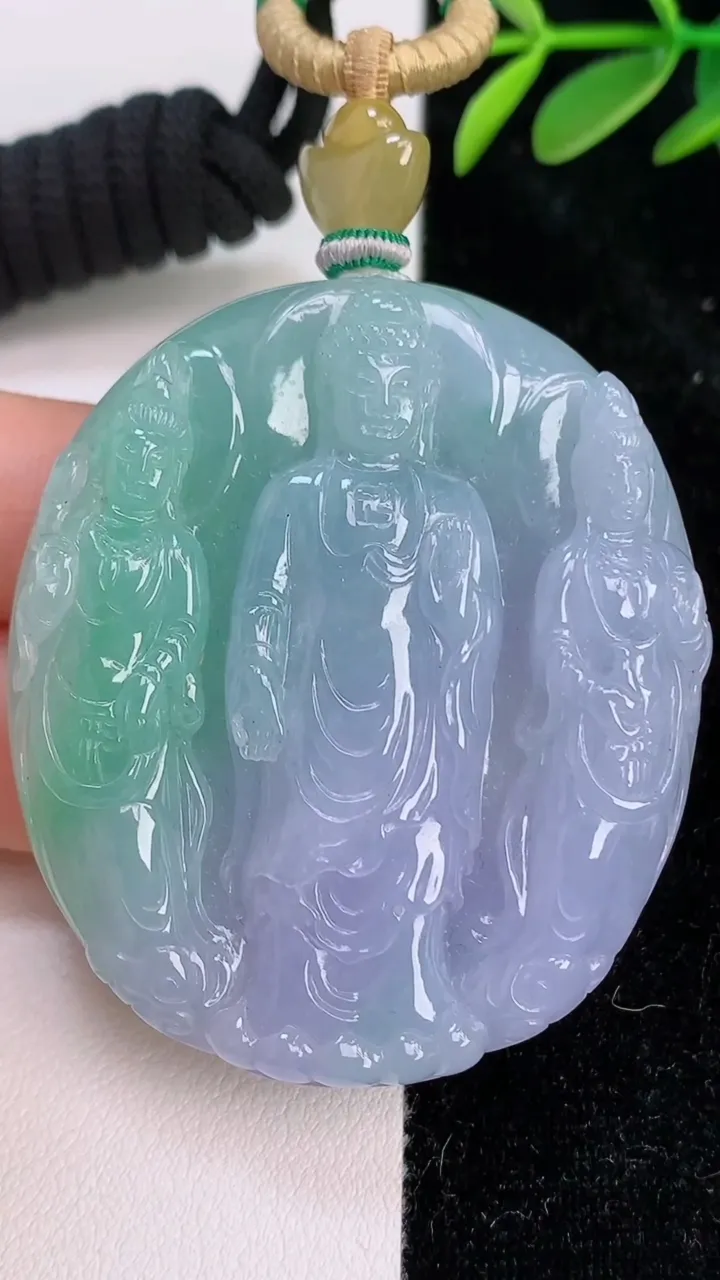 天然A货翡翠春带彩紫罗兰一念之间吊坠，尺寸51.3-45-12，重量:64.83g
7月6日