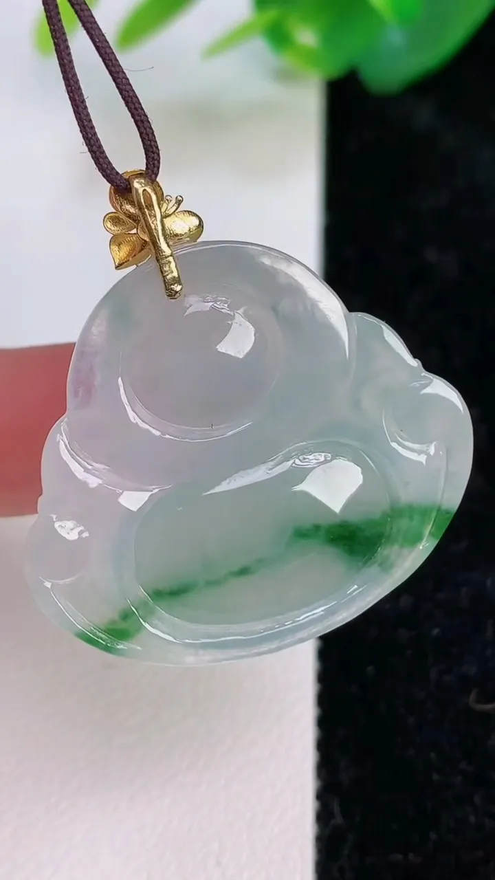 天然A货翡翠佛公吊坠，尺寸29-32.6-6.5，重量:9.11g
7月6日