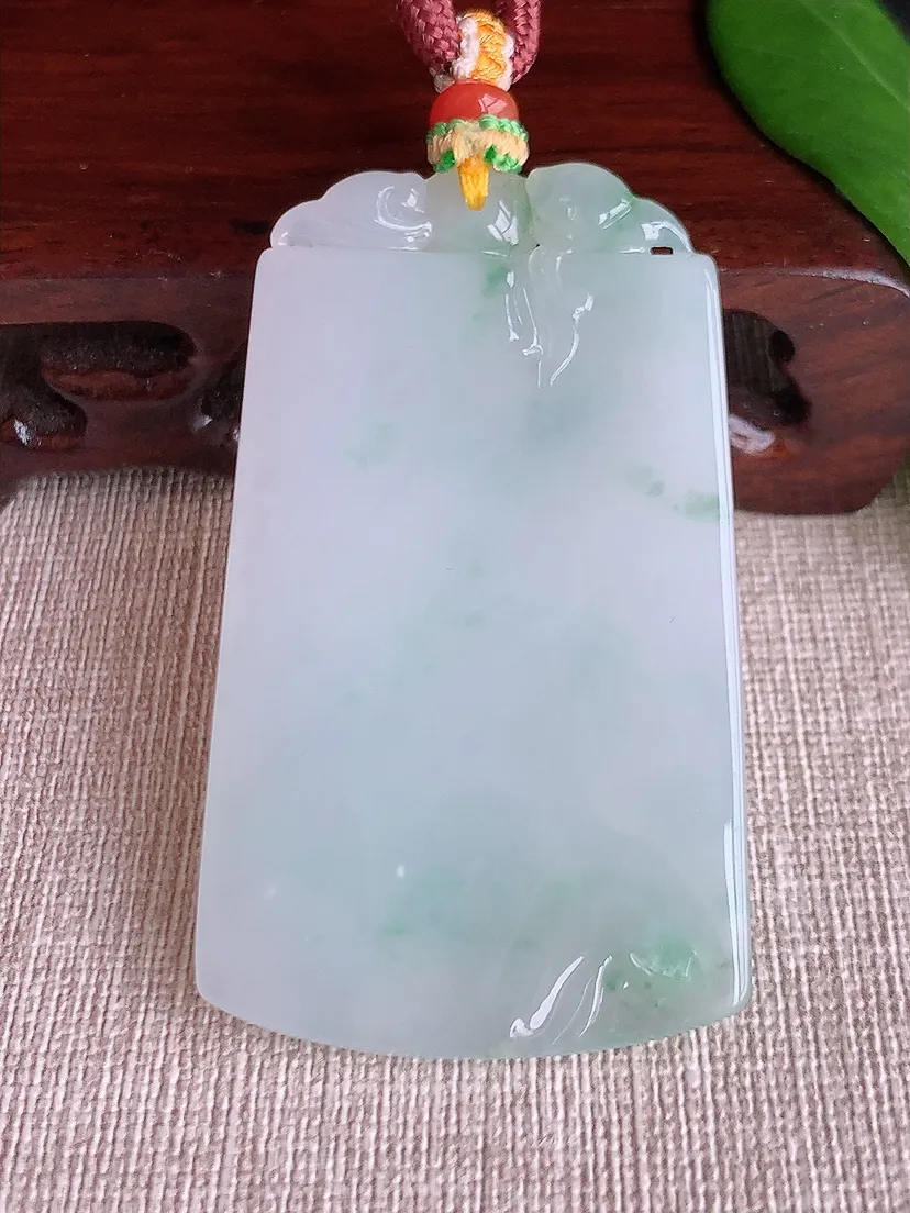 天然A货翡翠飘黄翡飘花梅花鹿一鹿有你吊坠尺寸59.6×35×10.4m量46.32g 0704