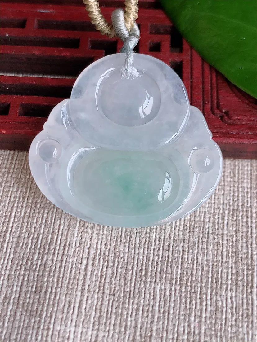 天然A货翡翠飘绿佛公吊坠尺寸30.4×33.5×5.7m量11.65g 0704