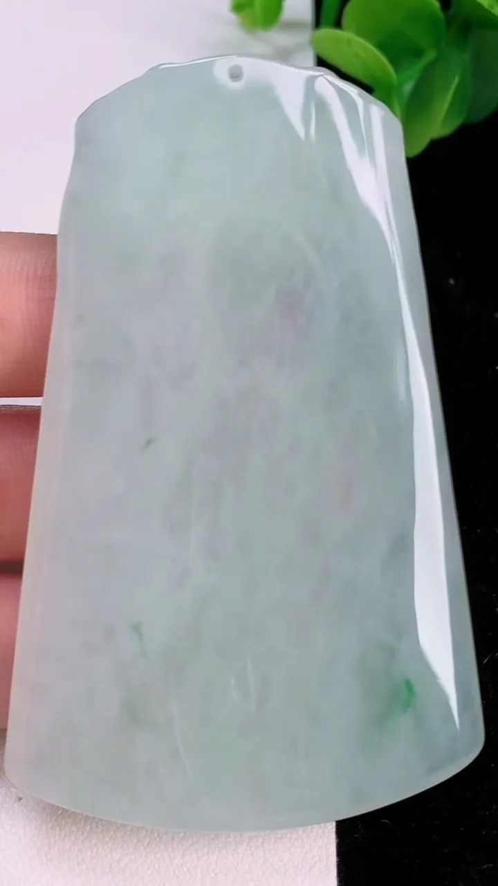 天然A货翡翠普贤菩萨吊坠，尺寸73.8-46.3-5.8，重量:37.58g
7月7日