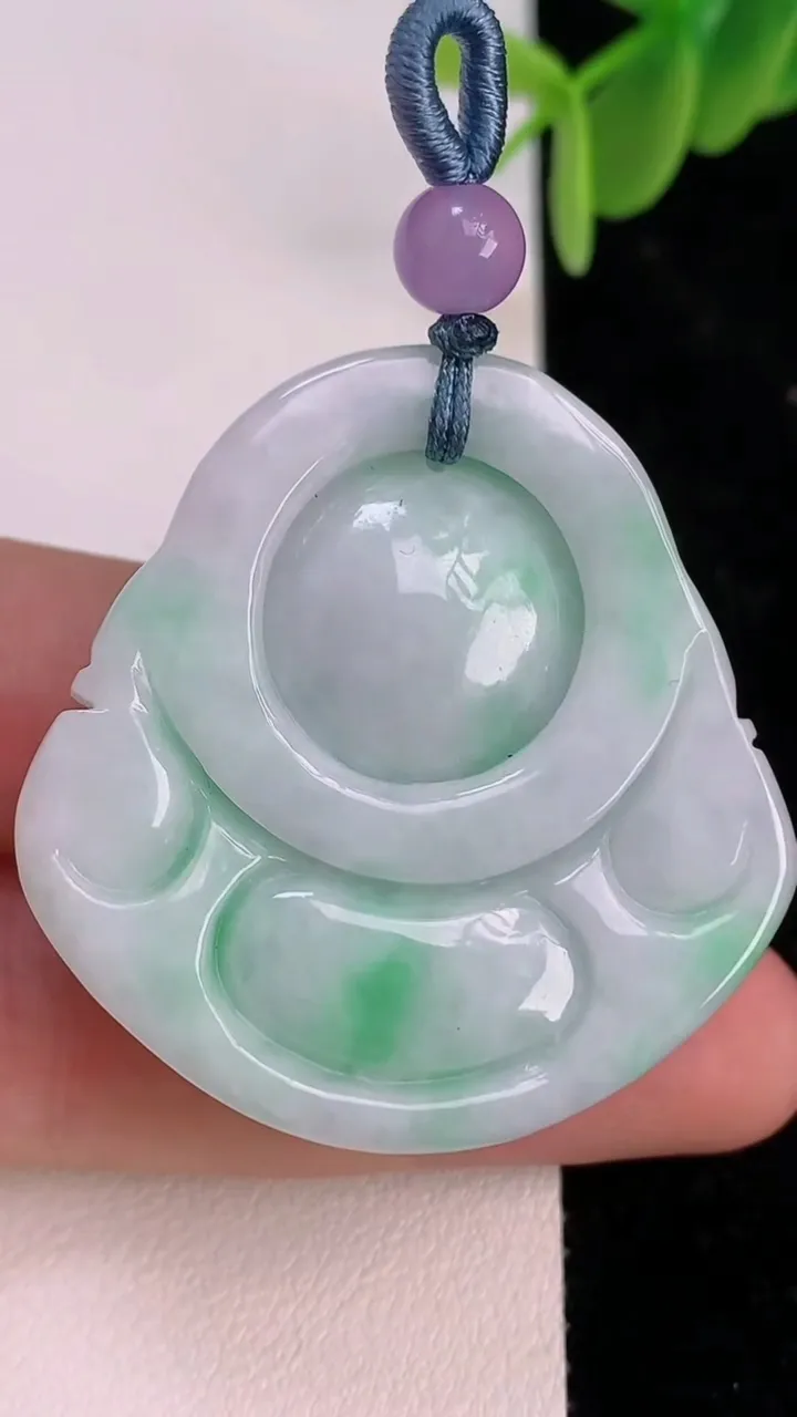 天然A货翡翠佛公吊坠，尺寸38.8-38-13.6，重量:31.56g
7月7日