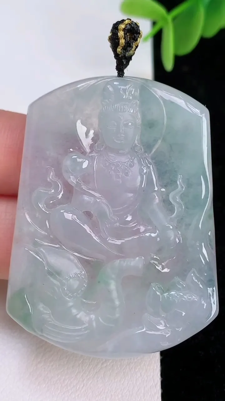 天然A货翡翠普贤菩萨吊坠，尺寸49.5-37.2-5，重量:19.59g
7月7日